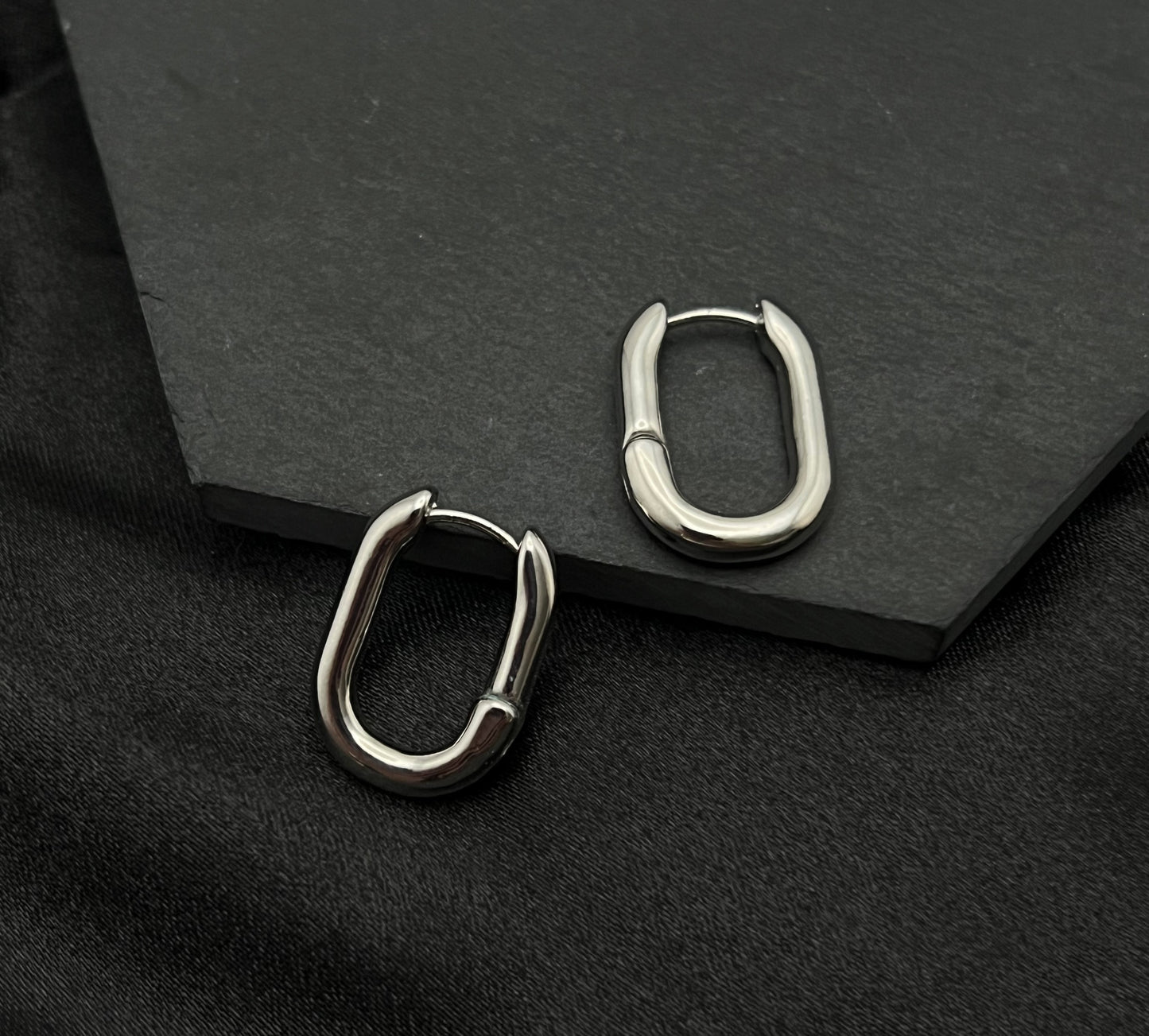 Medium Link Huggie Hoop Earrings