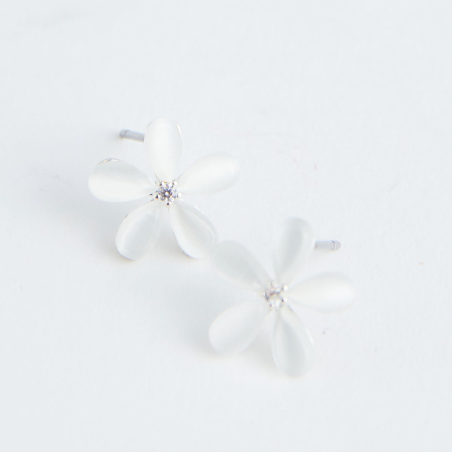 Ear Sense Silver White Cateye Flower Stud Earrings