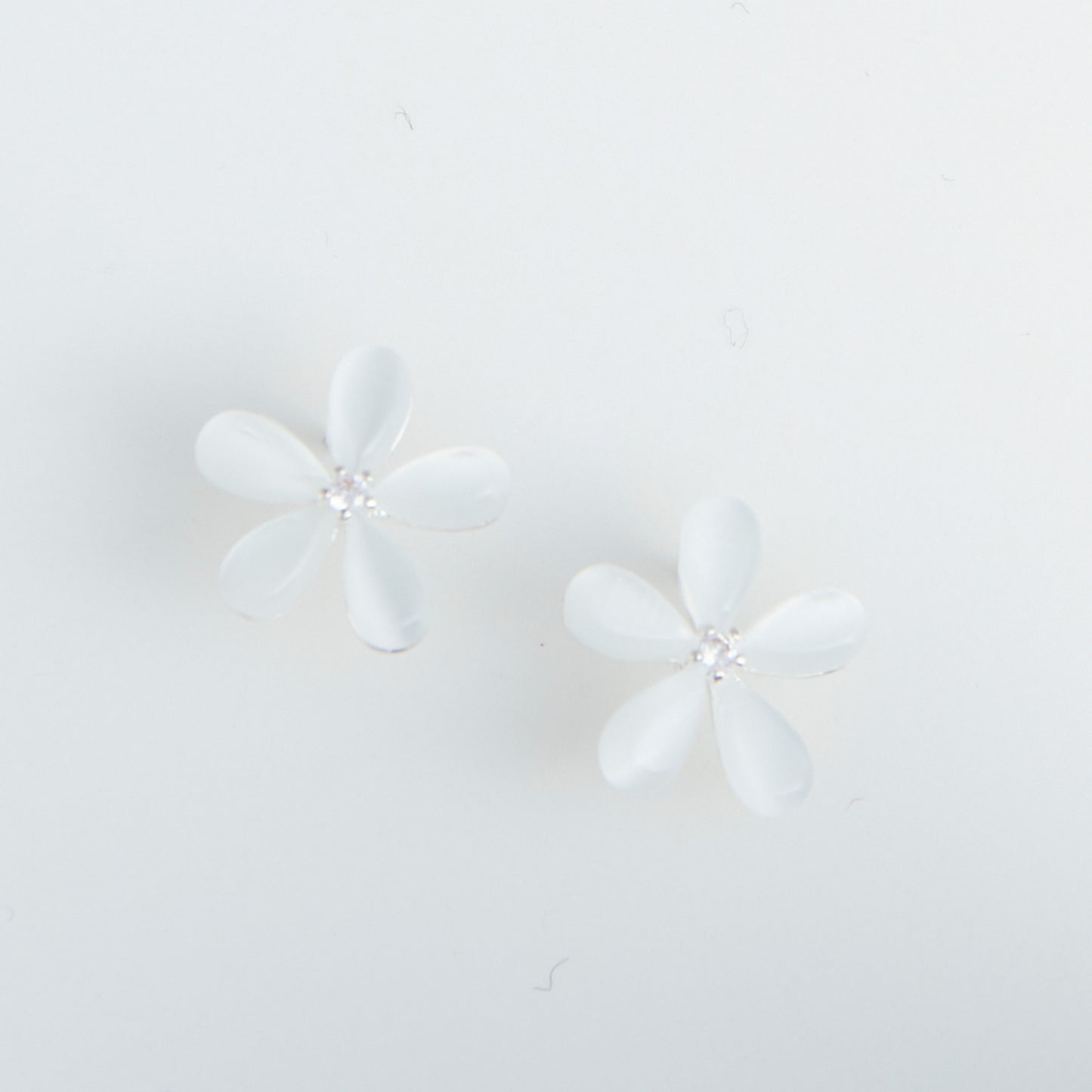 Ear Sense Silver White Cateye Flower Stud Earrings