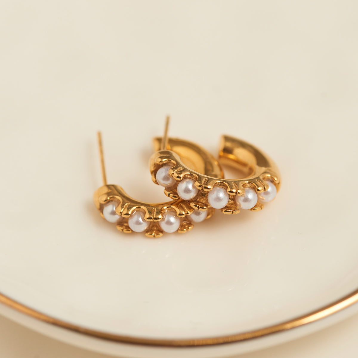 Waterproof Earrings Narelle Pearl C-Hoop Gold & Steel