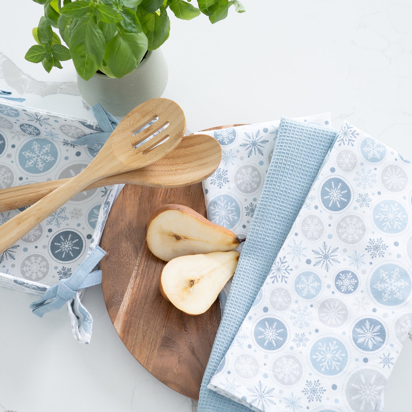 4 Piece Holiday Winter Snowflake Tea Towel & Bread Basket Set