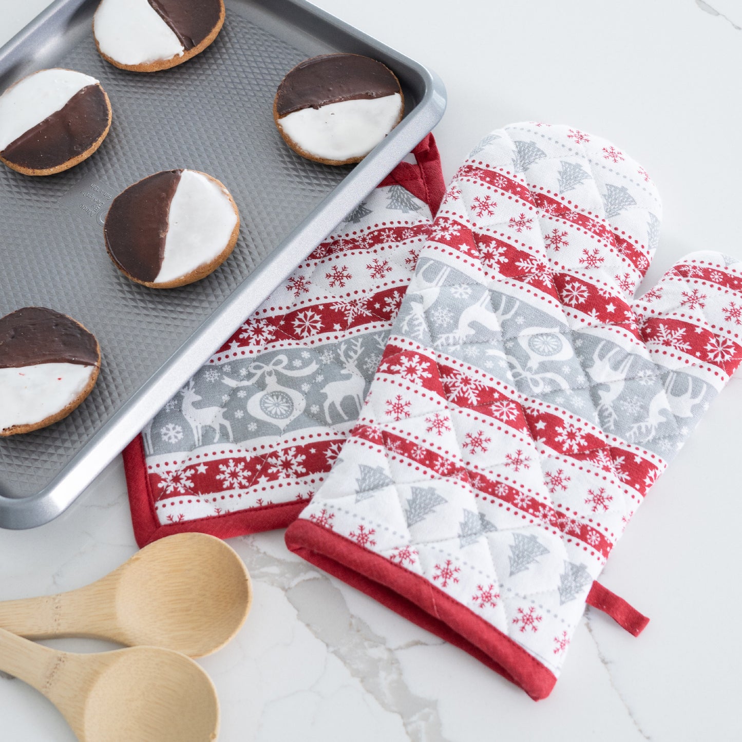 2 Piece Holiday Reindeer Stripe Oven Mitt & Pot Holder Set
