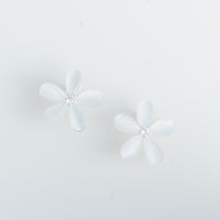 Ear Sense Silver White Cateye Flower Stud Earrings