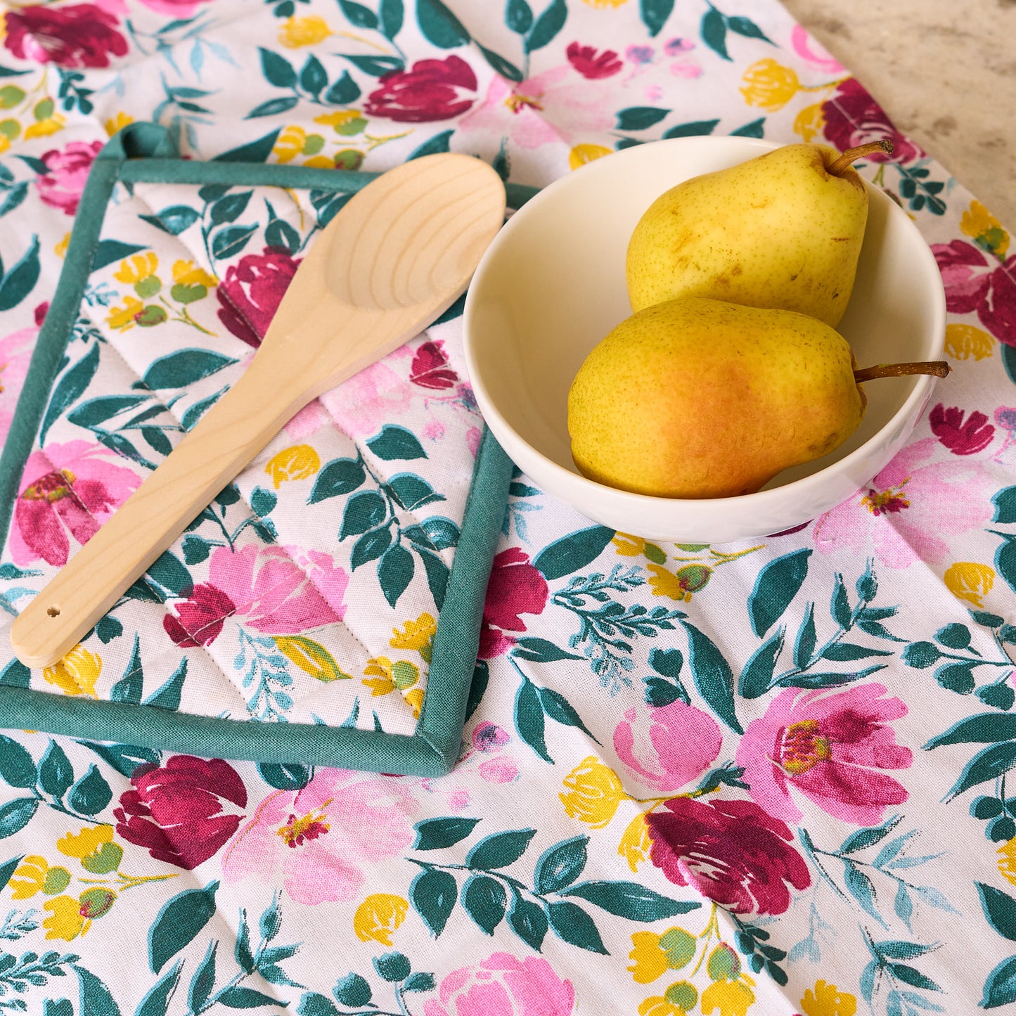 3 Piece Berry Bouquet Kitchen Tea Towel & Pot Holder Set