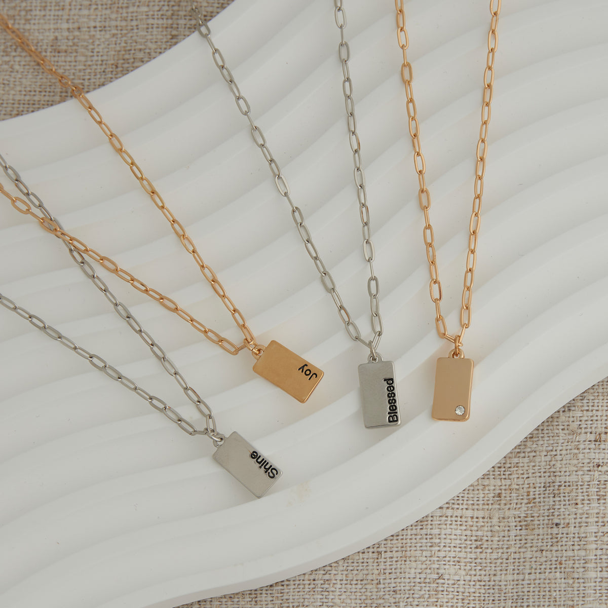 Amira Merry Greeting Card with Pendant Necklace