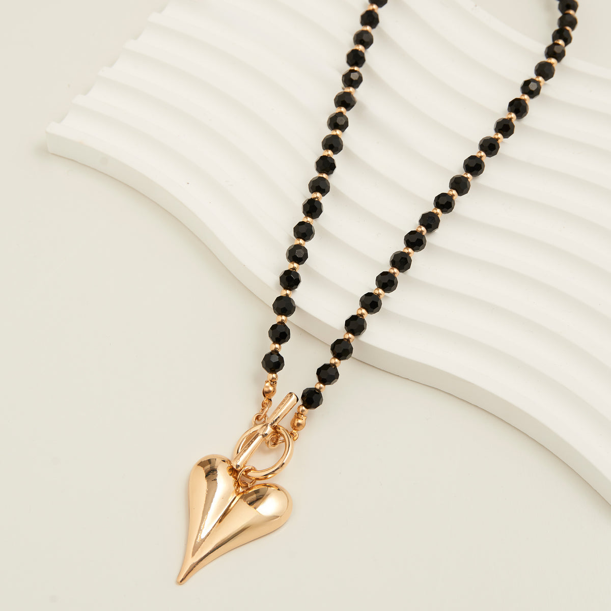 Pendant Necklace Violette 18" Beaded Toggle Heart Charm