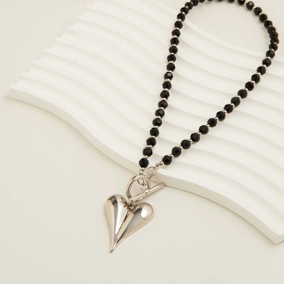 Pendant Necklace Violette 18" Beaded Toggle Heart Charm