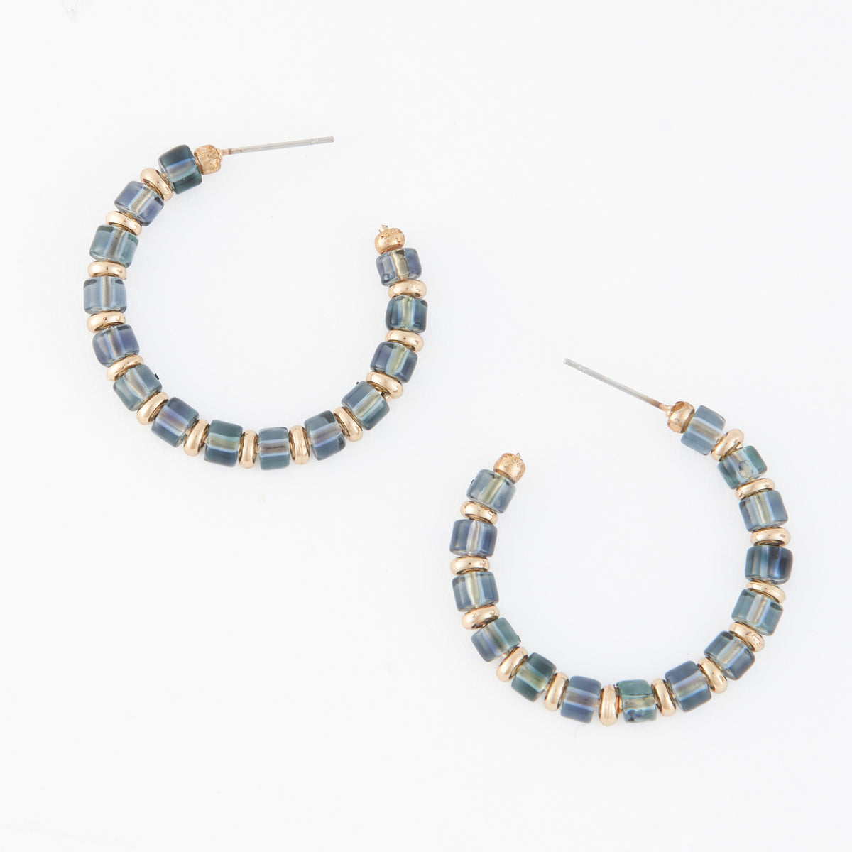 C-Hoop Earrings Nia Seed Bead Gold Disc Post