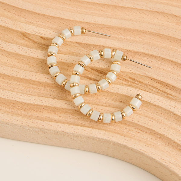 C-Hoop Earrings Nia Seed Bead Gold Disc Post