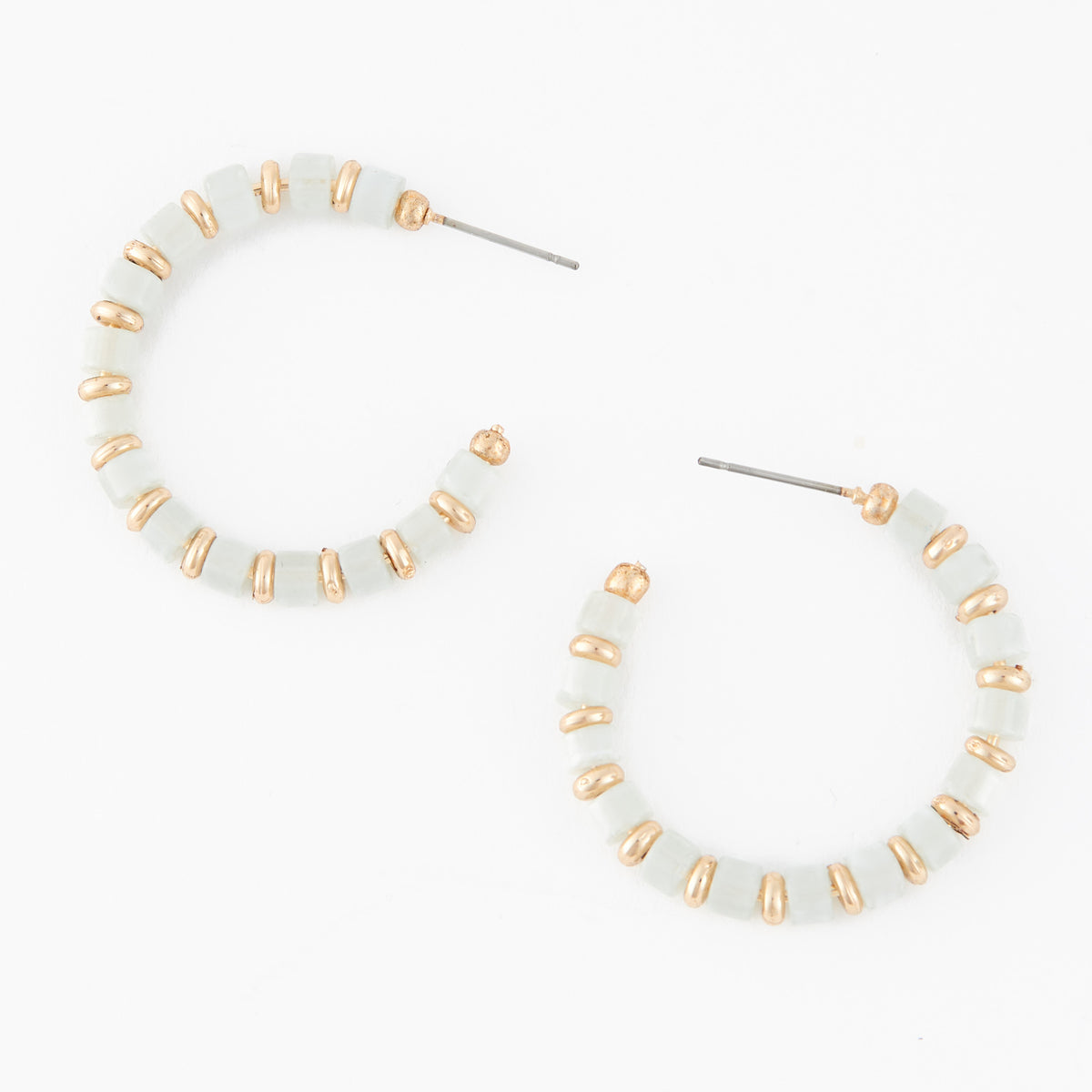 C-Hoop Earrings Nia Seed Bead Gold Disc Post