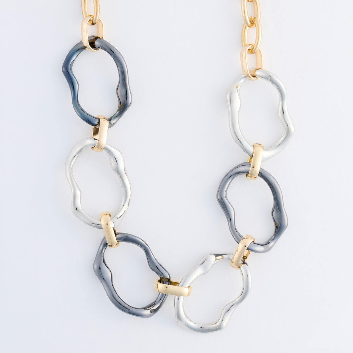 Collar Necklace 18" Two Tone Chunky Wavy Link Willa