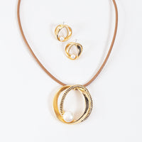 Finley Pearl 16" Ring Pendant Necklace & Earring Set